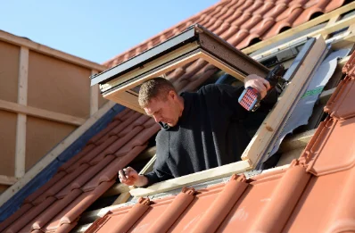 Pose de fenêtres de toit Velux à Estramiac